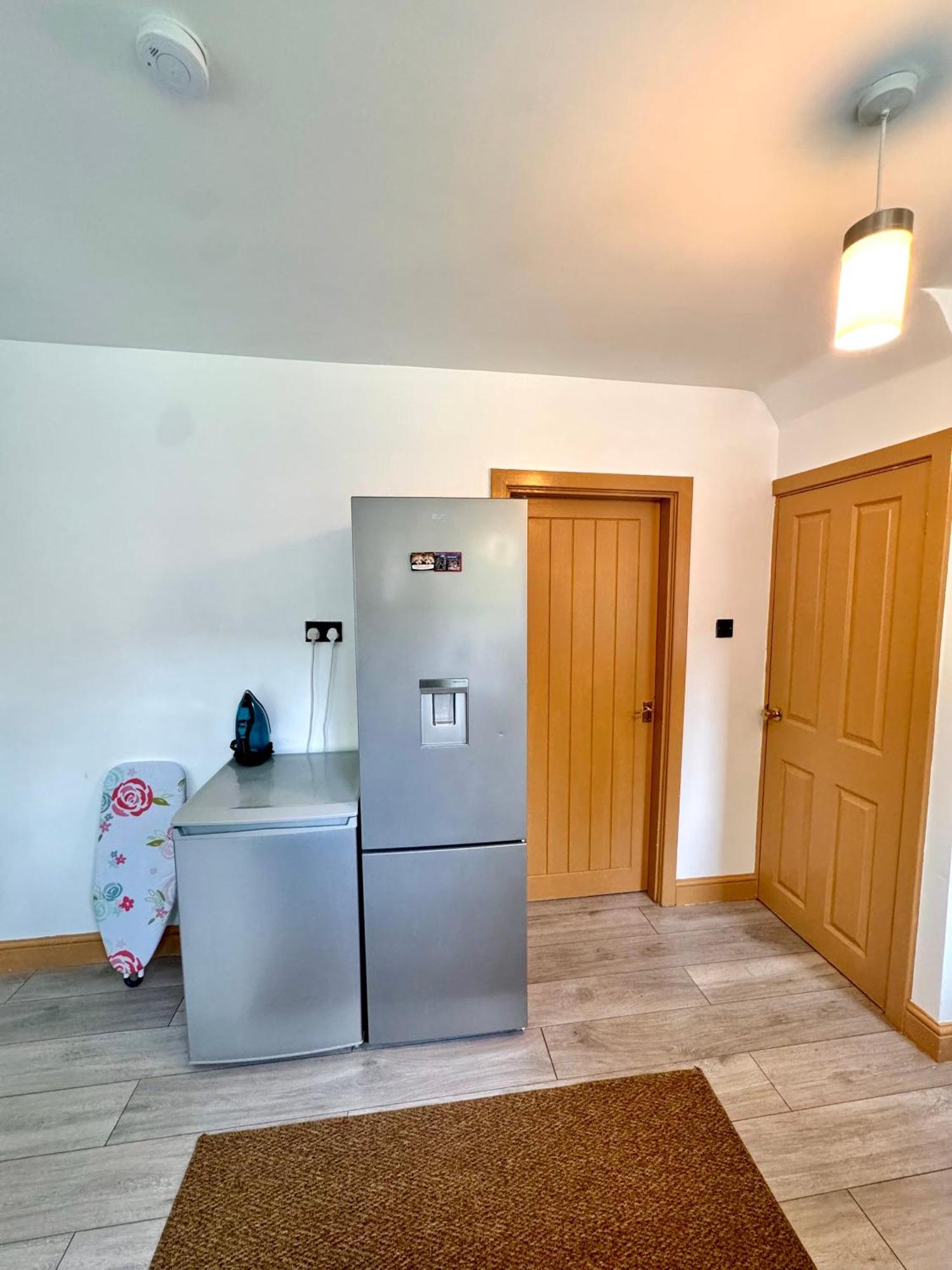 شقة Contractor Haven- 3Bdr Crew House, Free Parking, Fast Wifi & Private Garden نوتينغهام المظهر الخارجي الصورة