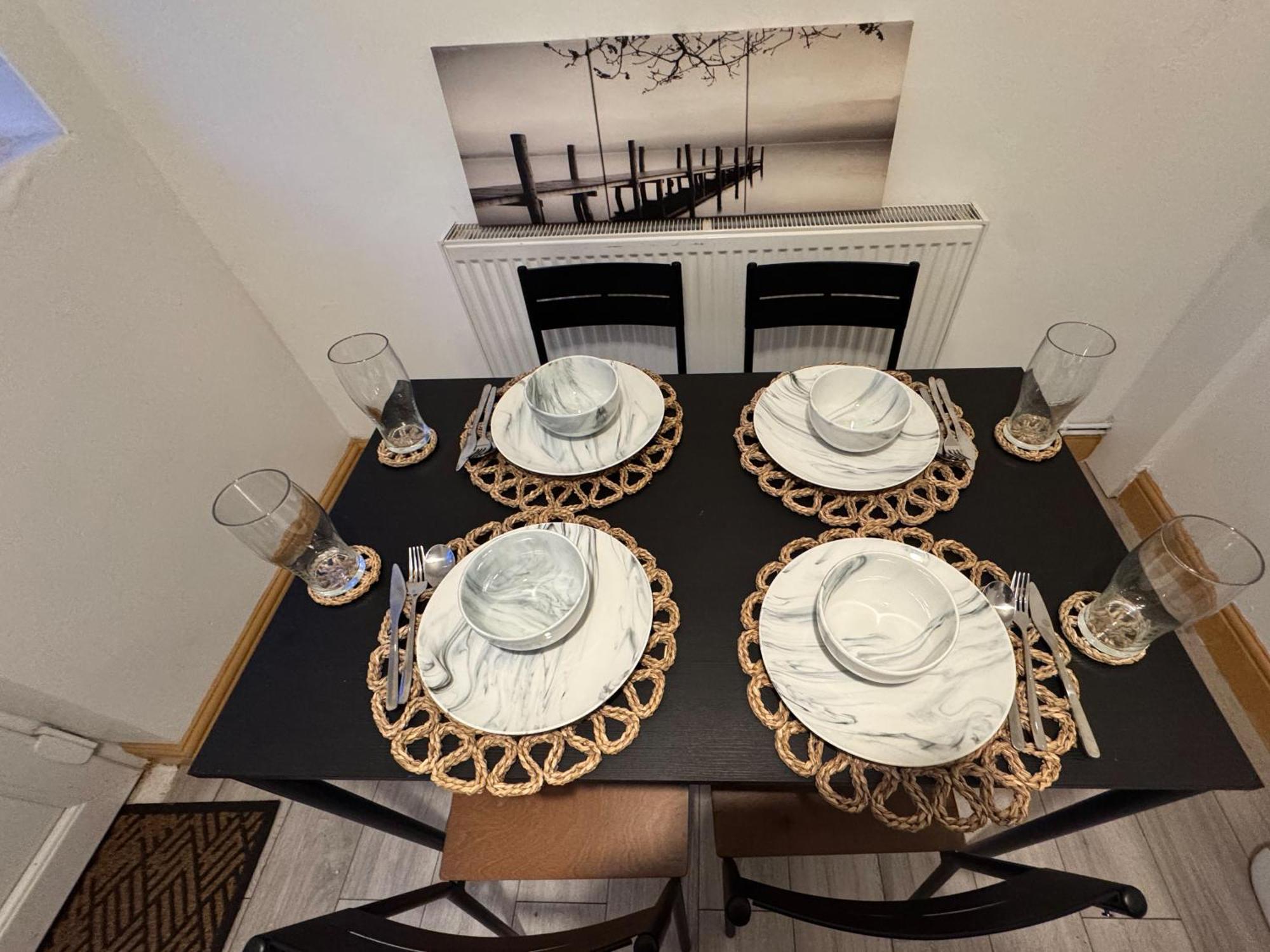 شقة Contractor Haven- 3Bdr Crew House, Free Parking, Fast Wifi & Private Garden نوتينغهام المظهر الخارجي الصورة